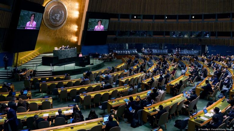 Kina reagon pas dyshimeve se ndihmoi Rusinë: Prioriteti ynë është paqja në Ukrainë