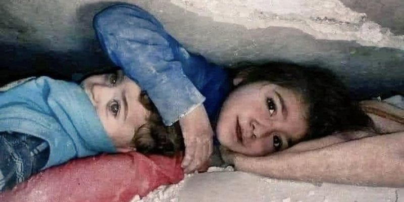 Mbrojti të vëllain nga rrënojat, vogëlushja siriane rrezikon të humbasë këmbën