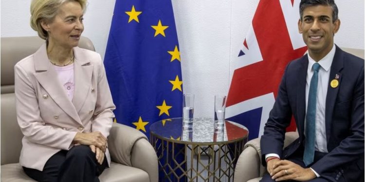 Britania dhe BE-ja zhvillojnë bisedimet finale për marrëvshjen pas Brexitit