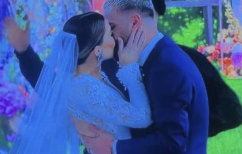 Më në fund! Luizi dhe Kiara japin puthjen e shumëpritur, dasmë në shtëpinë e BBV (VIDEO)