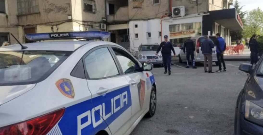 Porositën veshje online qindra euro, ia morën korrierit dhe ikën me vrap pa paguar, shoqërohen dy 16-vjeçarë në Mat