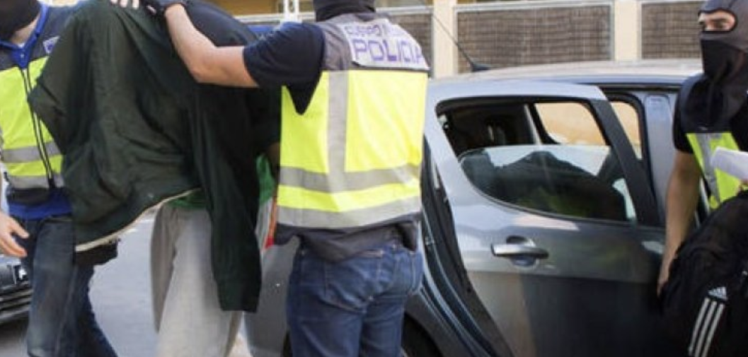 E lidhur me mafien shqiptare, shkatërrohet banda kriminale në Spanjë, 5 të arrestuar, mes tyre 1 grua