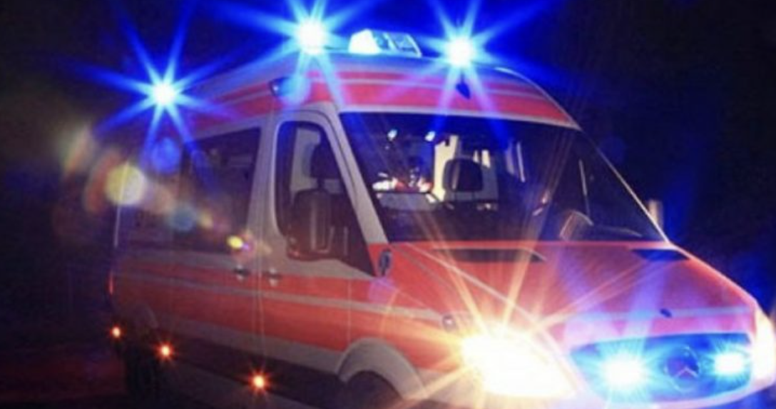 U godit 6 herë me thikë, rëndohet gjendja shëndetësore e 52-vjeçarit, i riu që e sulmoi ishte “tapë”