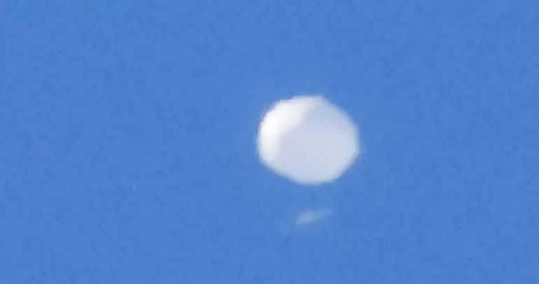 Kina: Balonat amerikane kanë shkelur hapësirën ajrore të paktën 10 herë