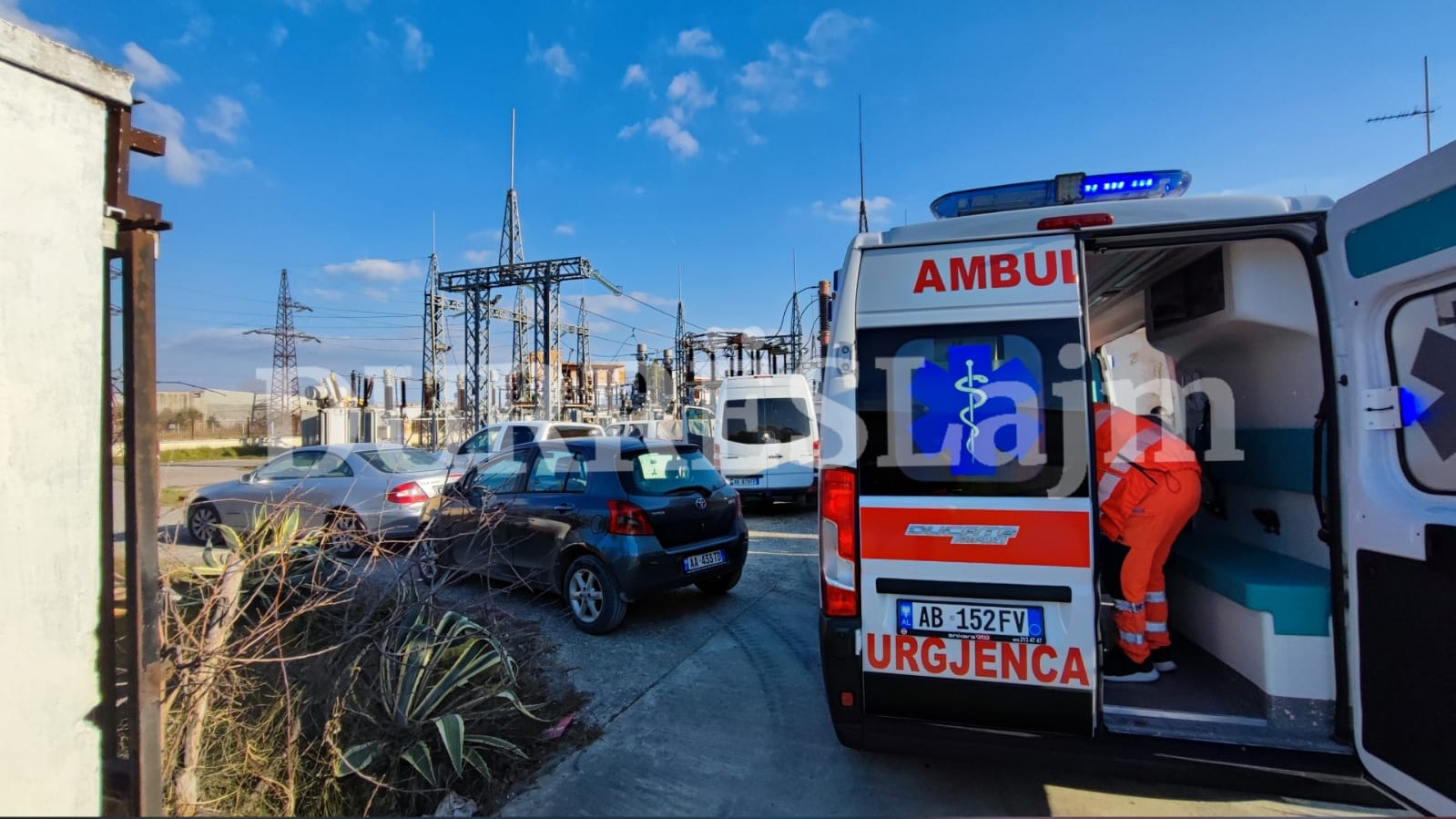 Bie nga skela punëtori në Durrës, detajet e para dhe pamje nga vendngjarja