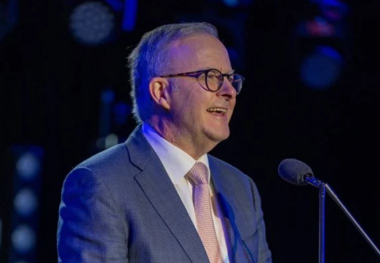 Historia prekëse e kryeministrit të Australisë, takoi të atin pas 46 vitesh