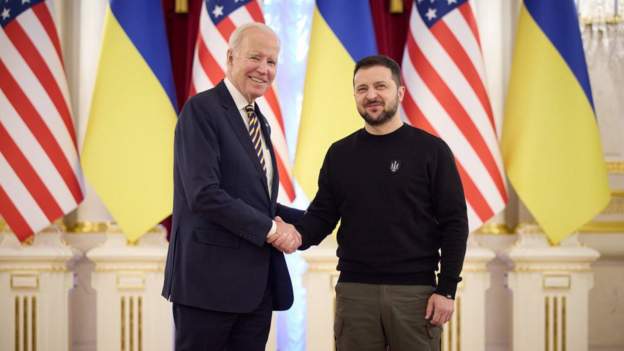 Video/ Biden vizitë surprizë në Kiev, takon Zelenskyn