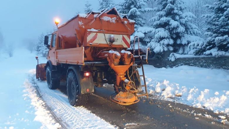 Moti i keq gjatë natës, reshje dëbore me intesitet në Korçë, Kukës dhe Pukë