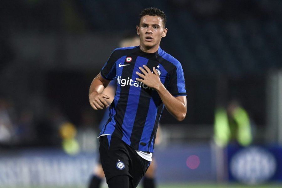 Brozoviç dhe Çalhanoglu nën presion, Asllani gati t’u marrë minutat