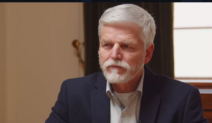 Presidenti i ri çek: Ukraina meriton të bashkohet me NATO-n