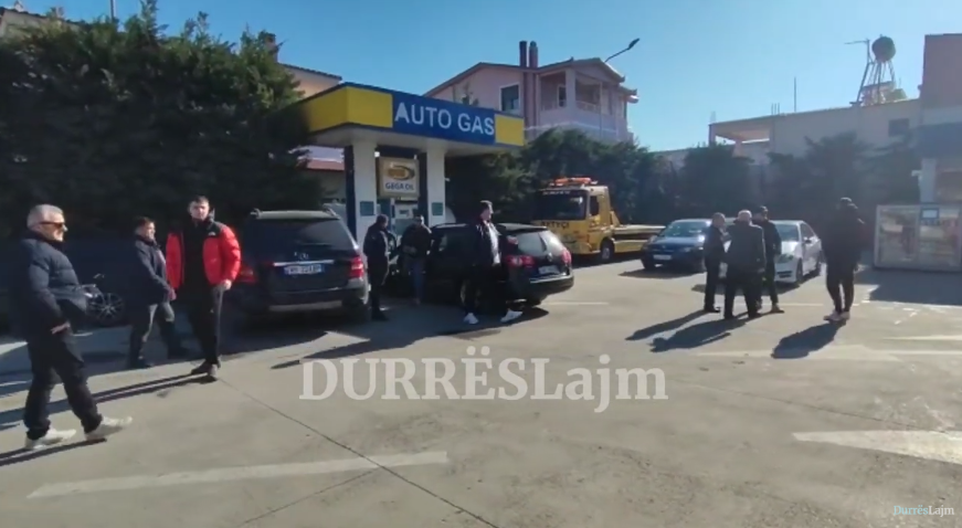 Demokratët durrsakë i bashkohen protestës në Tiranë, këto janë arsyet pse kërkojnë largimin e Ramës (VIDEO)