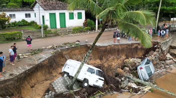 Kaos me përmbytjet në Brazil, 36 viktima