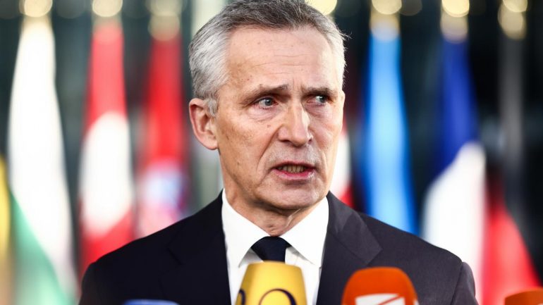 Paralajmërimi i kreut të NATO-s: Putini po përgatitet për më shumë luftë, Perëndimi rrezikon nga mungesa e municioneve