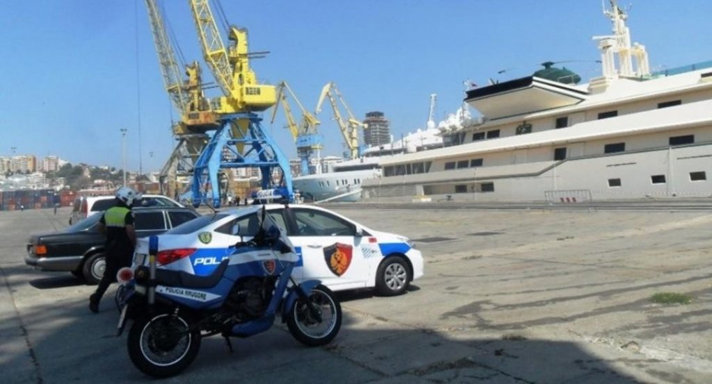 Në kërkim për tentativë vrasjeje, arrestohet 31-vjeçari në portin e Durrësit