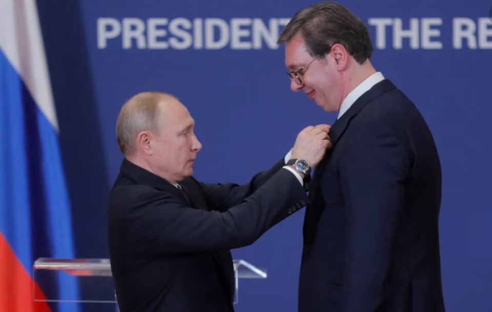 Putin mesazh Vuçiçit: Moska e vlerëson politikën e ndjekur nga Beogradi