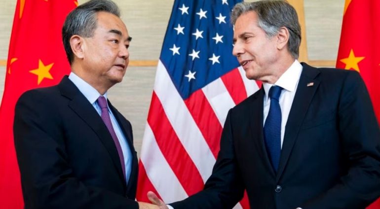 “Do ketë pasoja nëse ndihmoni Rusinë me armë”, Kina i përgjigjet Blinken duke i kujtuar rrëzimin e balonës ‘spiune’