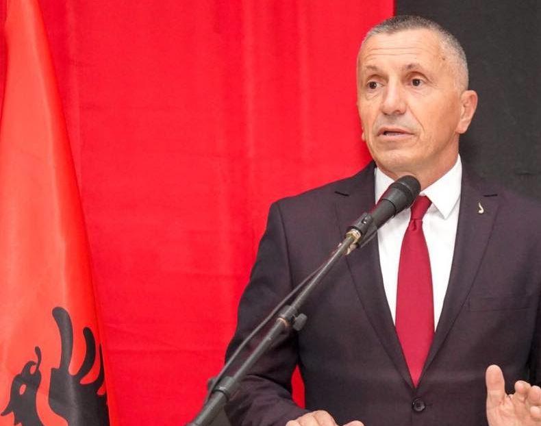 “Ruaj gjithmonë shpinën”/ Kërcënohet me jetë deputeti shqiptar në Parlamentin e Serbisë