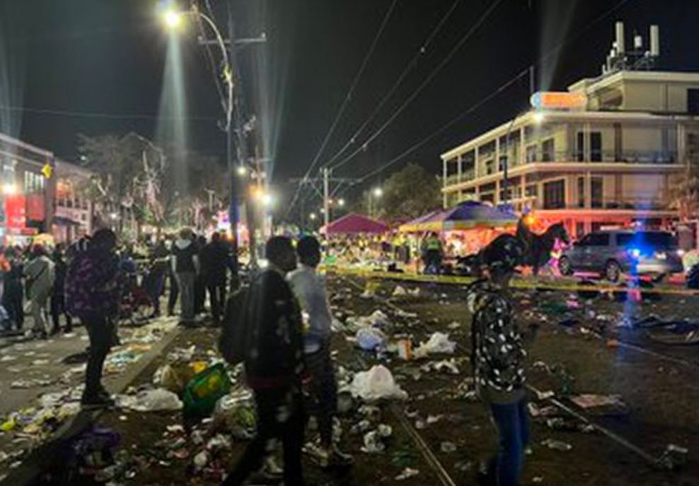 1 i vdekur, 4 të plagosur/ Sulm me armë zjarri në një paradë karnavalesh në SHBA