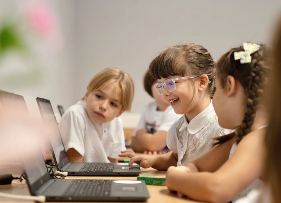 Platforma dixhitale SMIP, Ministrja Kushi: Prindërit mund të informohen rreth fëmijëve në kohë reale