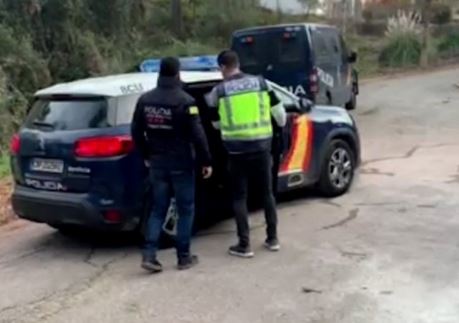 Merrnin banesa luksoze me qira dhe i kthenin në ‘shtëpi bari’, arrestohen 11 shqiptarë në Spanjë