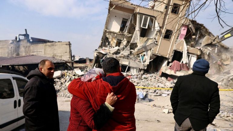 Mijëra ndërtesa të shkatërruara nga tërmeti, Turqia nis hetim ndaj ndërtuesve