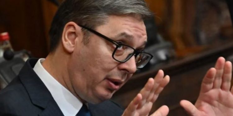 “Serbia gati të nënshkruajë kontratën me Emiratet e Bashkuara për blerjen e dronëve kamikazë”, Vuçiç: Po përballemi me një periudhë sfiduese