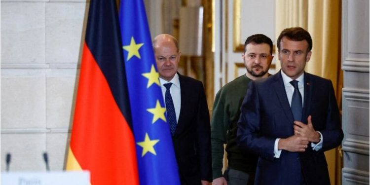 Zelensky do të marrë pjesë në samitin e BE-së për të kërkuar armë dhe avionë luftarakë