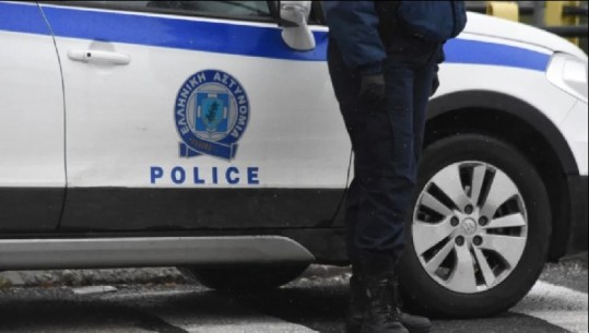 Torturuan të burgosurin shqiptar, arrestohen 4 policë në Greqi