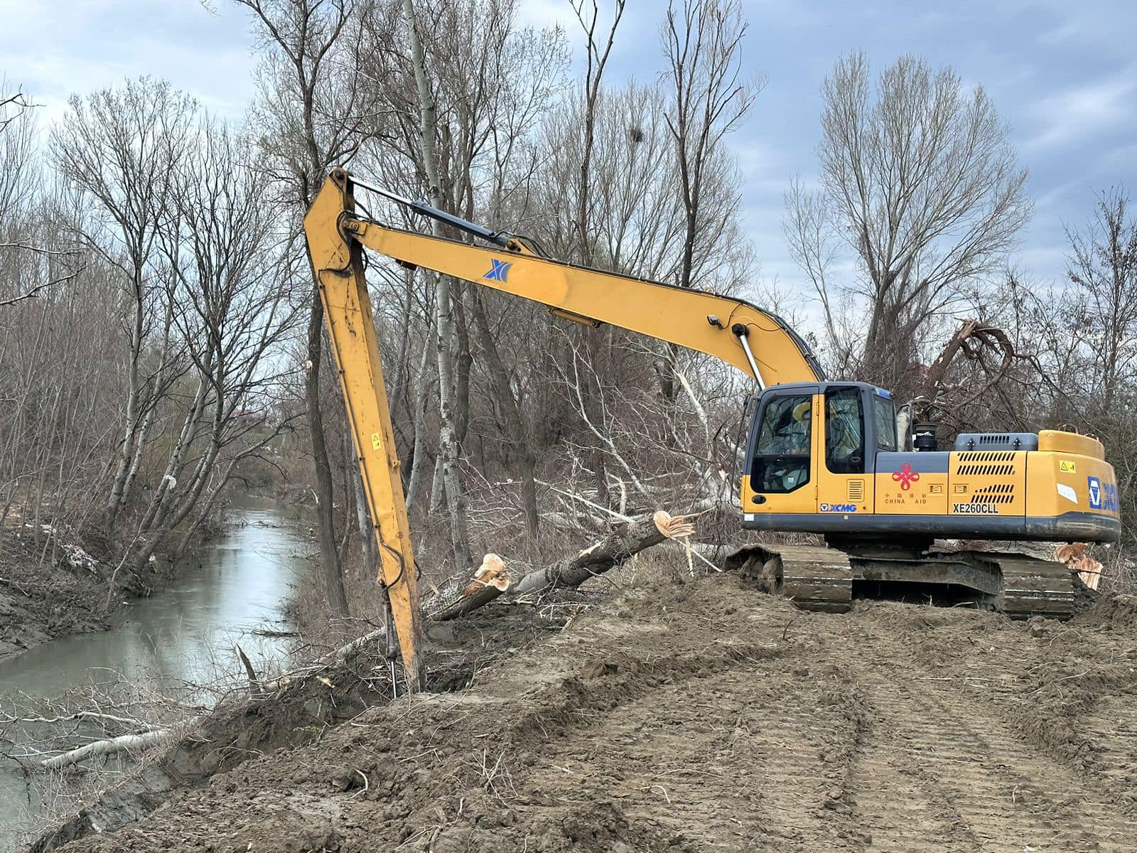 Rehabilitimi i argjinaturës së lumit Erzen, Sako: Puna do të vijojë në të gjitha zonat problematike për të parandaluar përmbytjet!