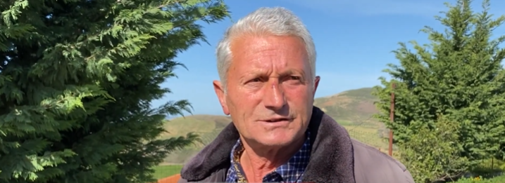 Plagosja e 60-vjeçares në Lushnjë, babai i Armand Hasallës mohon akuzat: Djali ka 2 javë në Greqi, histori e inskenuar