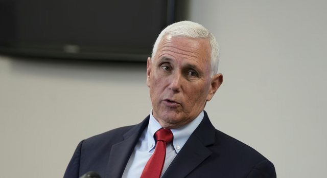 Zyrtare, ish-nënpresidenti Mike Pence duhet të dëshmojë para jurisë së madhe