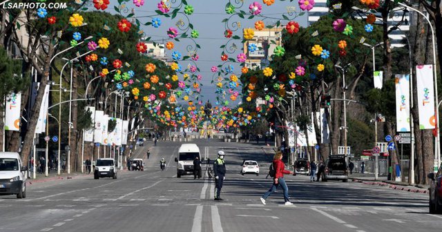 Sot Dita e Verës/ Rrugët ku do devijohet qarkullimi i makinave në Tiranë