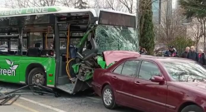 Aksidenti i frikshëm te “Shallvaret”, lirohet nga burgu shoferi i urbanit