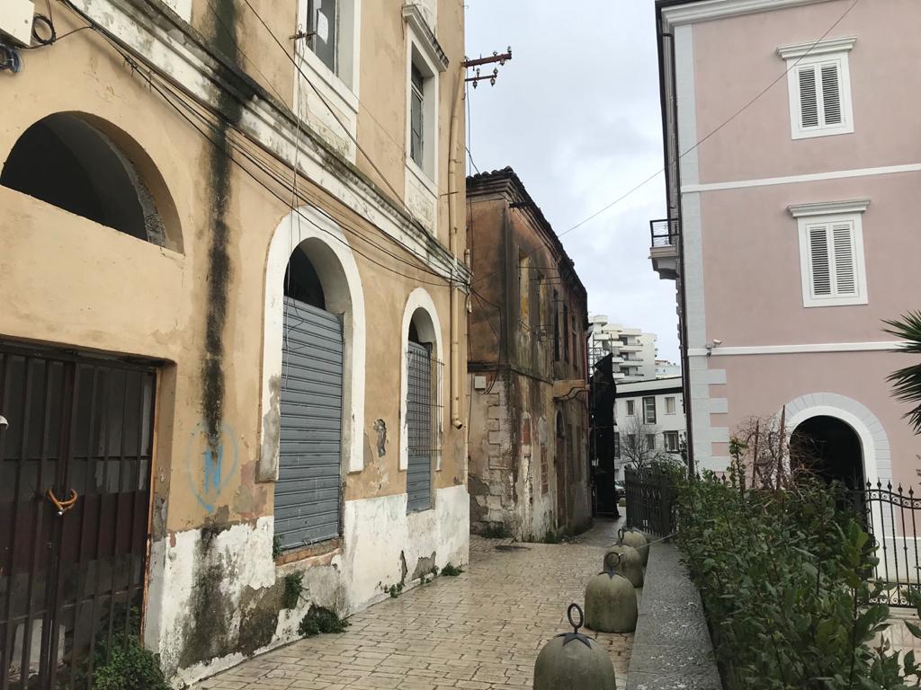 Të shtunën Durrësi shndërrohet në shesh xhirimi, çfarë do të ndodhë në rrugicat e vjetra të qytetit