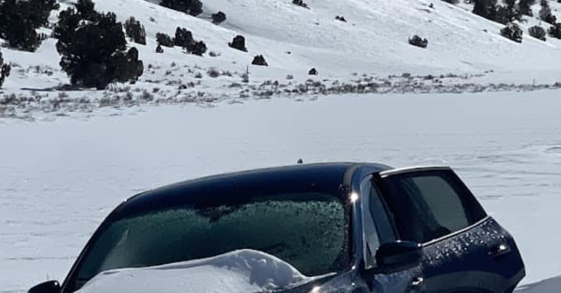 81-vjeçari mbijetoi për një javë i bllokuar në makinën e tij duke ngrënë briosh dhe borë