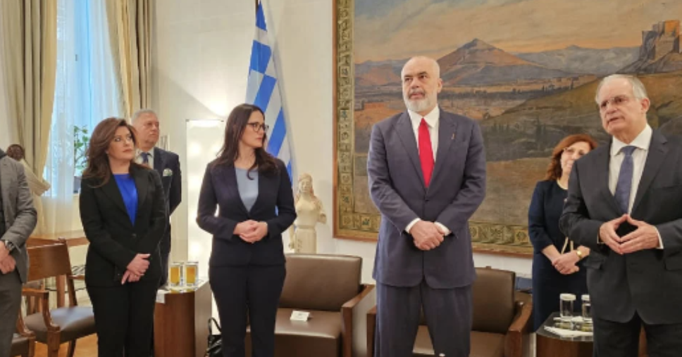 Rama takohet me kryetarin e parlamentit grek në Athinë, shkëmbejnë mesazhe miqësie