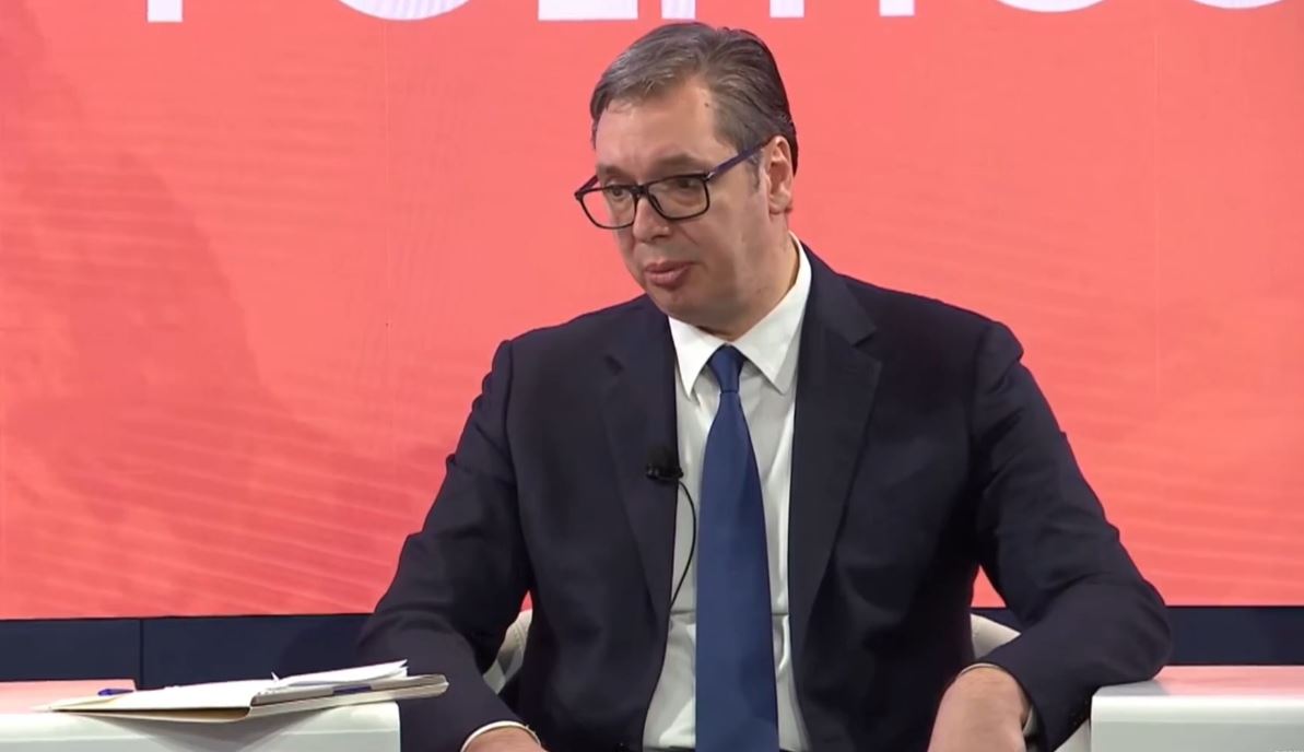Vuçiç i gatshëm për kompromise me Kosovën: Qëllimi është që serbët dhe shqiptarët të jetojnë pa hasmëri