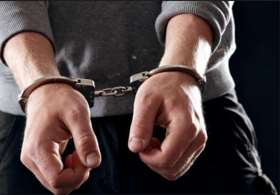 Durrës, arrestohet 23-vjeçari i akuzuar për përdhunim