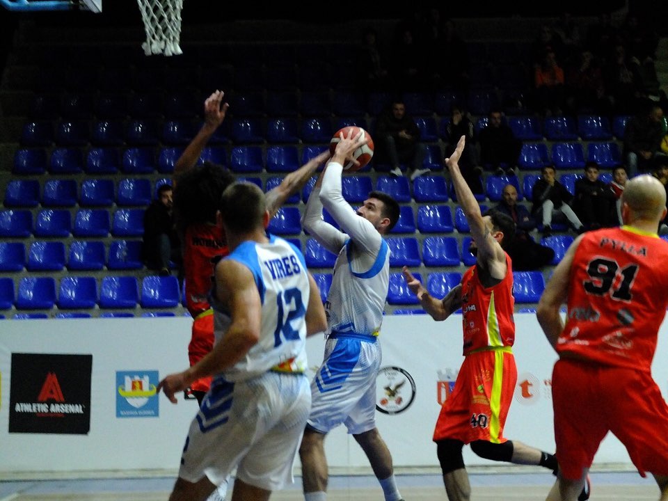 Basketboll/Teuta mund thellë Vllazninë dhe mban vendin e dytë