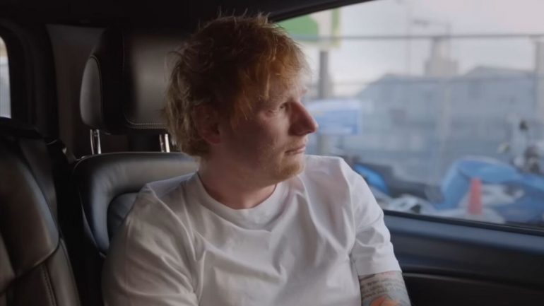 Ed Sheeran shpërthen në lot teksa flet për gjendjen e rëndë shëndetësore të gruas së tij