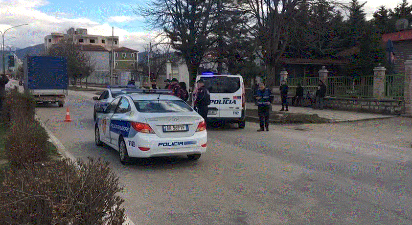 “Benzi” përplas këmbësorin, 60-vjeçari shtrohet në spital