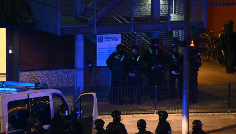 Të shtëna me armë! Disa të vrarë në një sallë të Dëshmitarëve të Jehovait në Gjermani