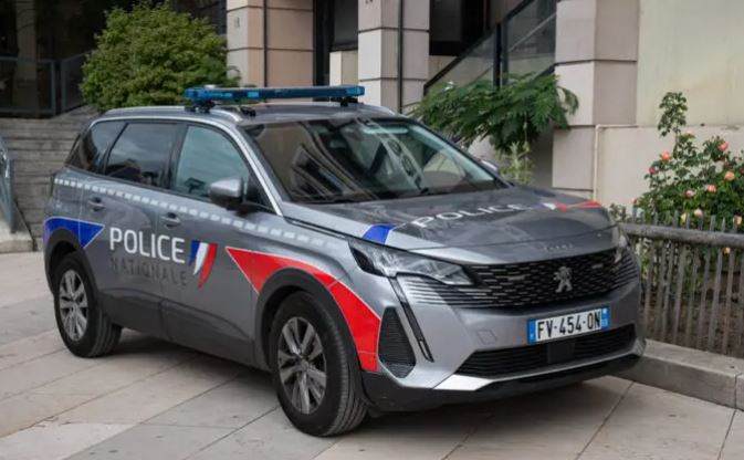 Iu gjetën 3 kg heroinë dhe para në makinë, arrestohet 32-vjeçari shqiptar në Francë