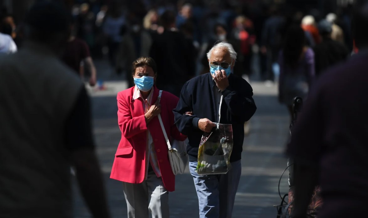 Pandemia në Europë shkurtoi më shumë jetën në Bullgari dhe Shqipëri, 3.6 vjet më pak