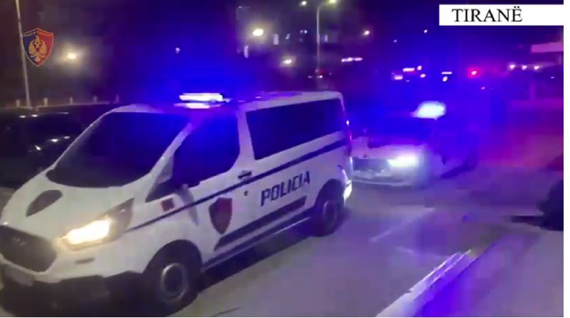Kërcënuan familjen në Tiranë, bien në pranga dy persona