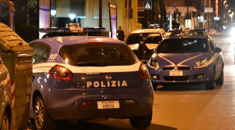 Sherr mes shqiptarëve në Itali, njëri përfundon me vesh të këputur në spital