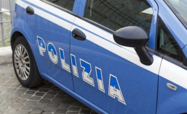 Tentoi t’i vinte flakën selisë së Federatës Italiane të Futbollit, ish-trajneri arrestohet nga policia