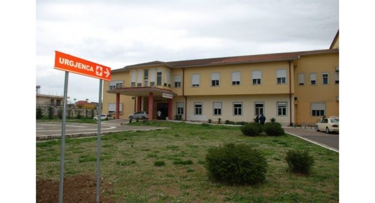 U aksidentua në punë, ndërron jetë në spital punonjësi i qendrës tregtare