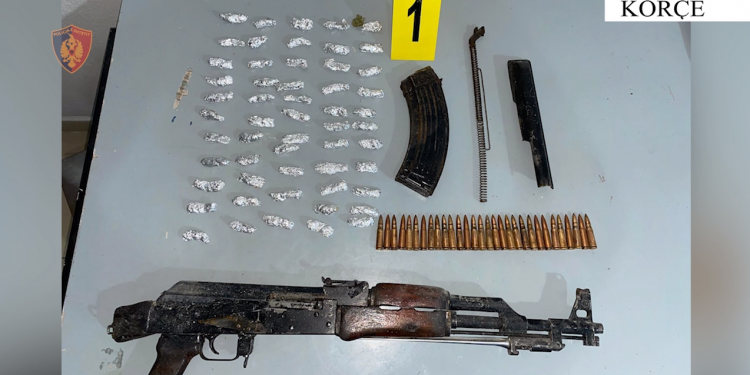 Shpërndante lëndë narkotike me doza, në pranga autori