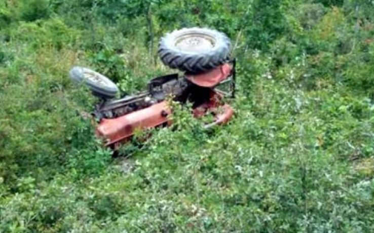 Humb kontrollin e zetorit dhe përmbyset, ndërron jetën 60-vjeçari